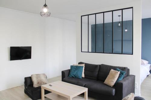 Brand new Parisian nest near the Arc de Triomphe