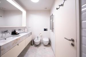 Brand New & Spacious 2BDR Apartment by LovelyStay