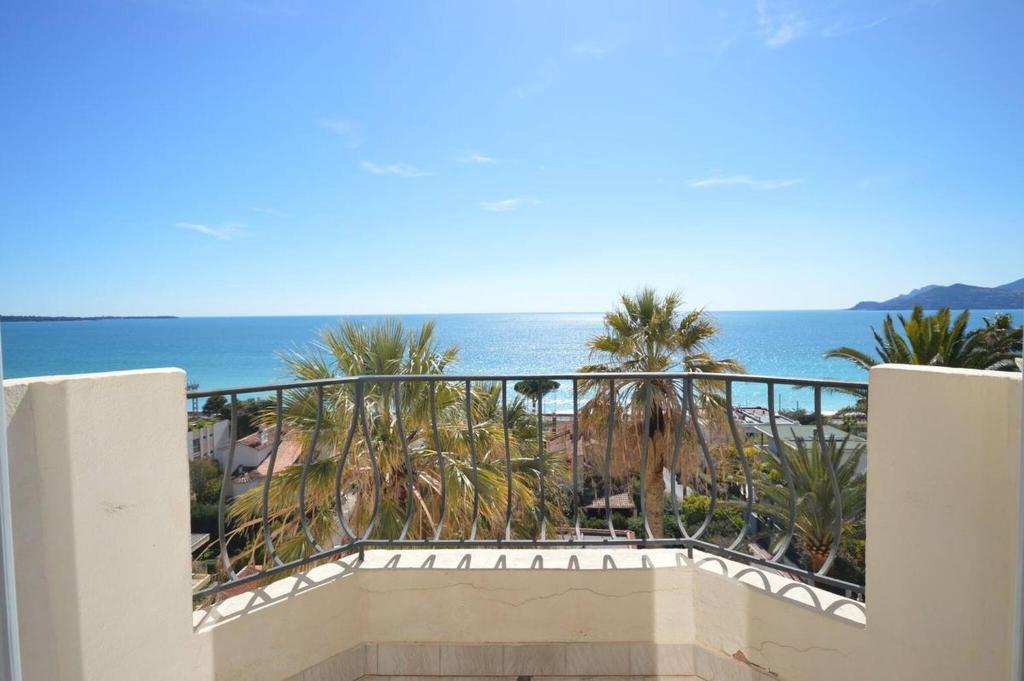 Appartement Brand New Three-bedroom Apartment Seaviews 41 Avenue du Docteur Raymond Picaud 06400 Cannes