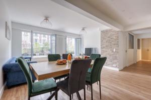 Branded New 4 Bdrs Flat - Huge Terrace - Prime Loc