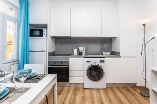 BRANDNEW Designer's 2-bed Apartment Lisbon 1011D