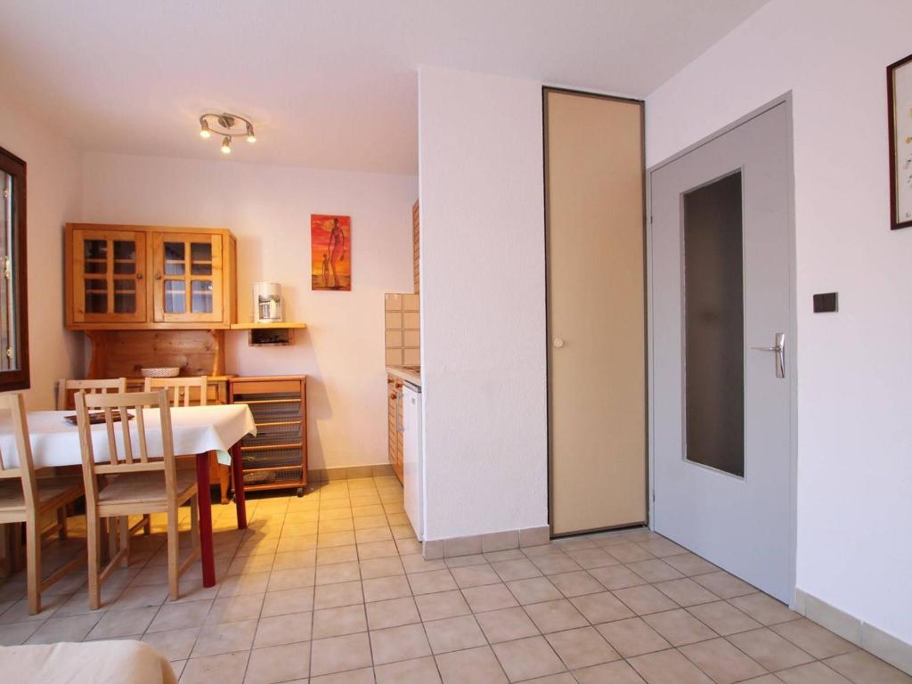 Appartement Appartement Briançon, 1 pièce, 3 personnes - FR-1-330C-64 11 rue Barthelemy Chaix, 05100 Briançon