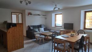 Appartement Briançon-Serre Chevalier - Apt 3 pièces - 4 à 6 couchages - Au calme-Jardin mis à dispo 1er 19 village de fontchristianne 05100 Briançon Provence-Alpes-Côte d\'Azur