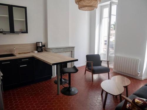 Bright 2 bedroom close to Chave and La Timone