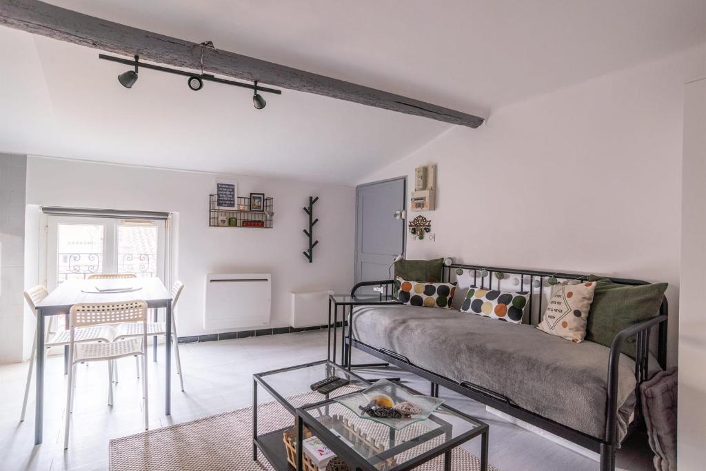 Appartement Bright 21m In The Center Ideal For Couple 18 Rue Voltaire 83400 Hyères