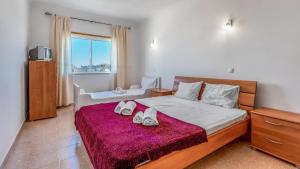 Bright 2BDR Apartment W/ Balcony by LovelyStay