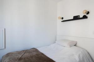 Bright 30 m ideal for couple in Paris 20th