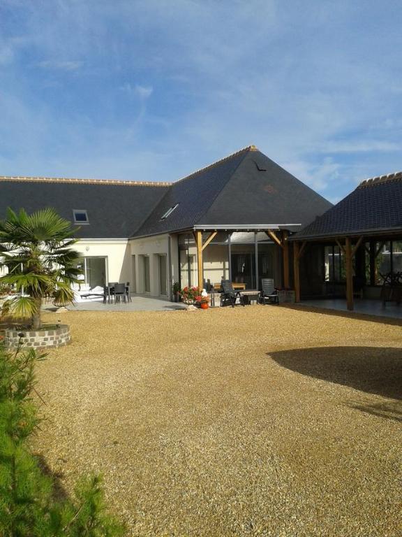 Bright 30m near Paris