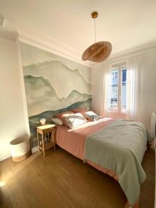 Bright 43m near Montmartre