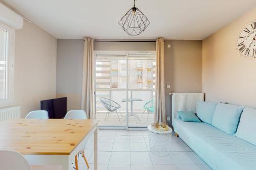 Bright 43m with balcony in Toulouse