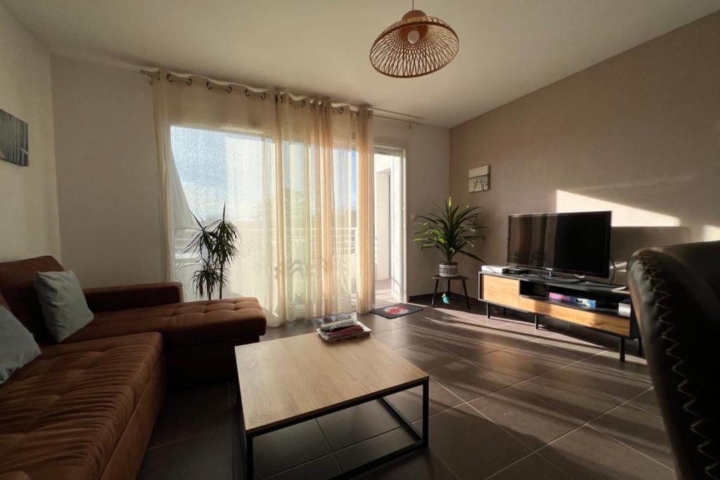Bright 49m with nice terrace 45 Avenue de Bordeaux, 33510 Andernos-les-Bains