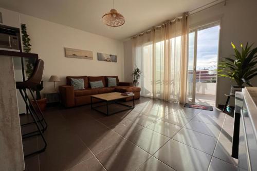Bright 49m with nice terrace