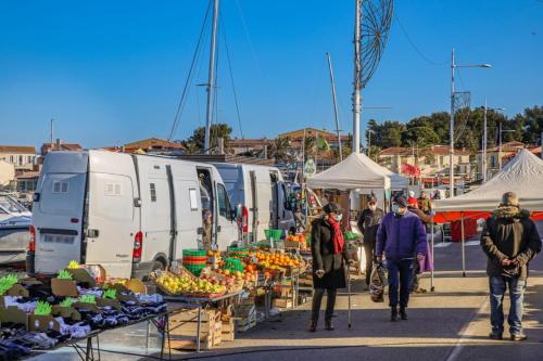 Bright 58m with view on the sea and hills