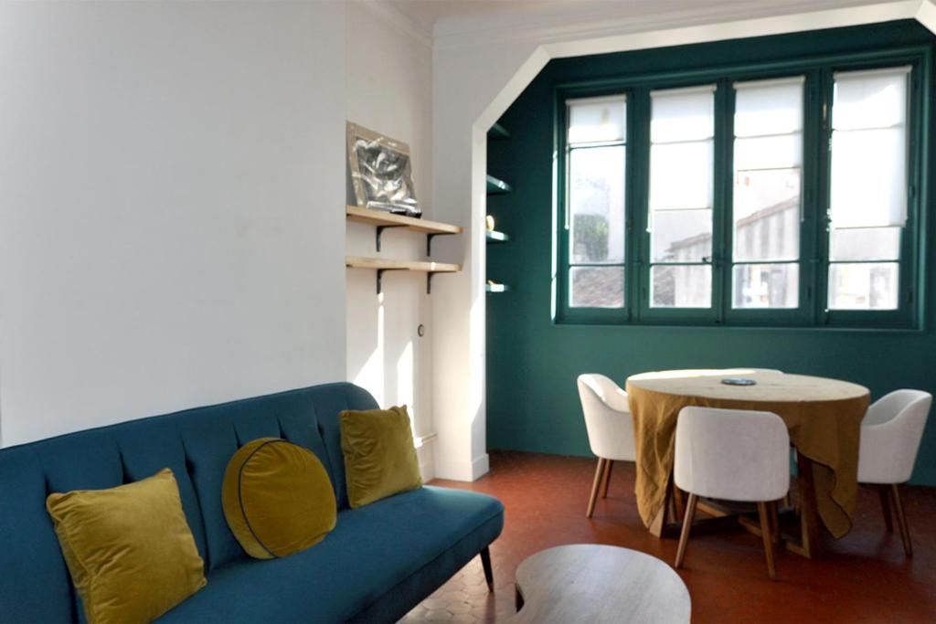 Bright and comfortable cocoon in the Old Port 27 Rue de la Palud, 13001 Marseille