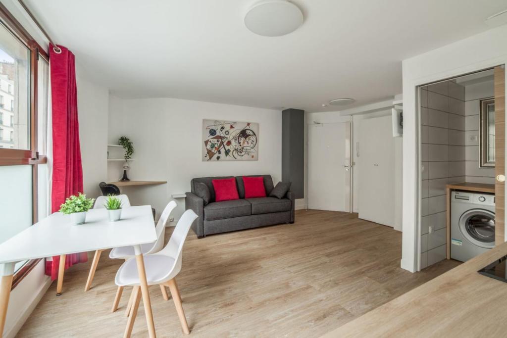 Appartement Bright and cosy flat at the heart of Paris in a trendy district - Welkeys 135 avenue Parmentier 75011 Paris