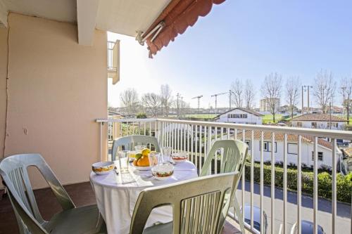 Bright and cosy flat with terrace in front of Biarritz racetrack - Welkeys
