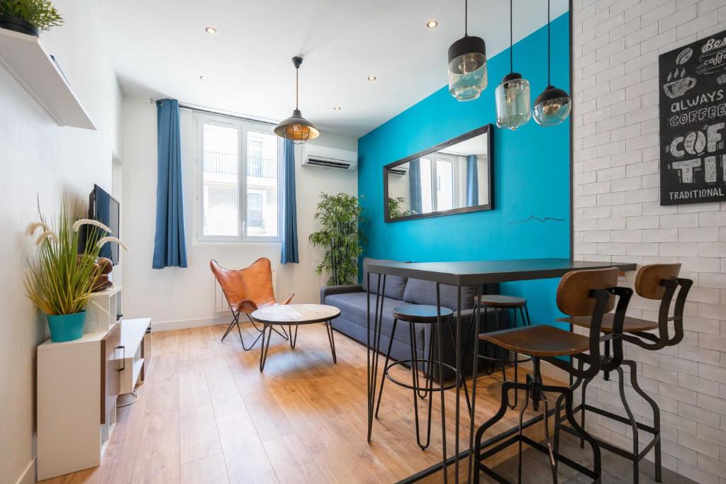 Bright and Quiet Flat with a Balcony