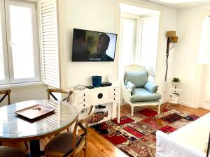 Bright and spacious three bedroom apt in the heart of Lisbon