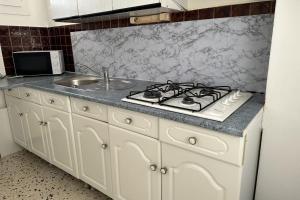 Bright apartment 5 minutes walk from the sea