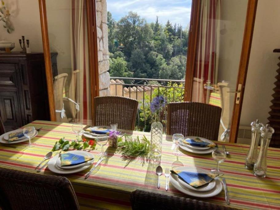 Bright apartment close to the village Chez Joelle Collet 42 Rue de la Bourgade, 06140 Tourrettes-sur-Loup