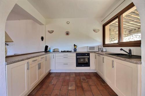 Bright apartment close to the village