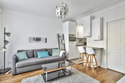 Bright apartment for 3 people - Paris 17