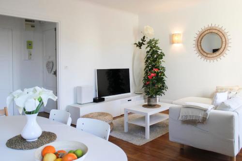Bright apartment near Place du Trocadero