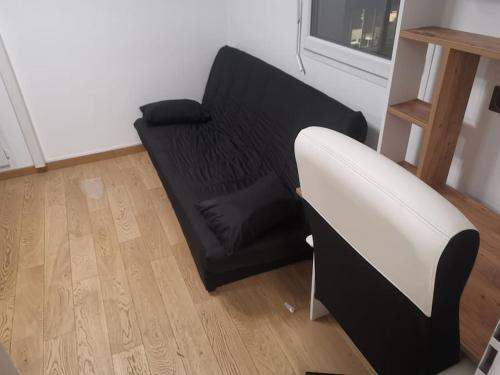 Bright apartment with balcony in Saint-denis