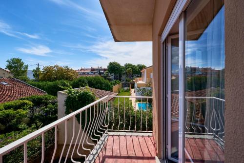Bright Apartment with Garden in Cascais