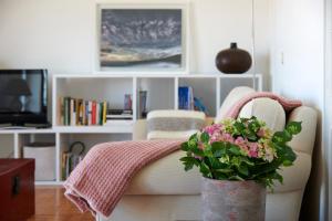 Bright Apartment with Garden in Cascais