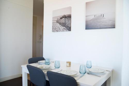 Bright Apartment with Sea View