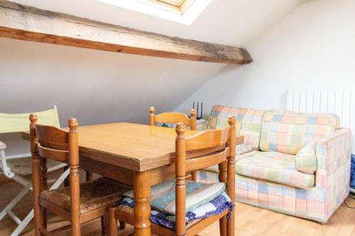Bright apt near PARIS