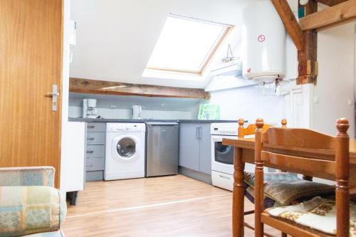 Bright apt near PARIS