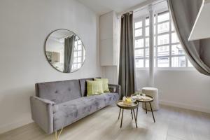 Appartement Bright Charming Modern Studio by Dreamy Canal Rue Jacques Louvel-Tessier 32 75010 Paris Île-de-France