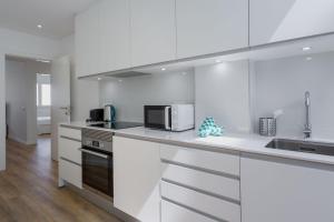 Bright & Comfy Apartment in Portimão by LovelyStay