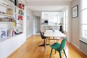 Bright flat 10 minutes walk from the Eiffel Tower in Paris - Welkeys