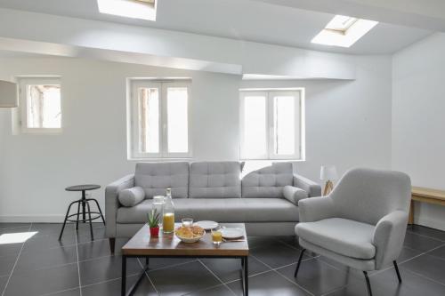 Bright flat classified with 2 in the centre of Cassis - Welkeys