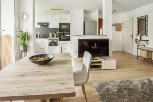 Bright flat with balcony near La Défense and Paris - Welkeys