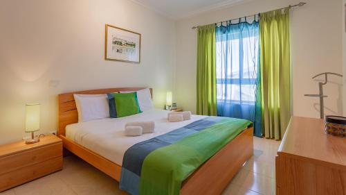 Bright & Lovesome Apartment W/ Balcony in Portimão by LovelyStay