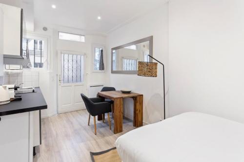 Bright & Modern Studio in Paris