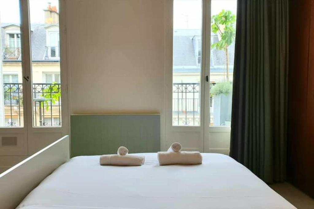 Bright & Modern Studio With Great Sun Exposure 3 Rue Rochebrune, Floor 5, 75011 Paris