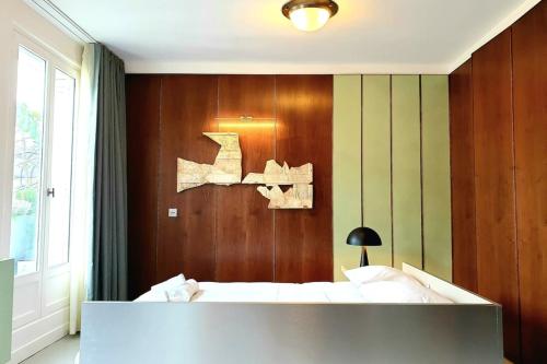 Bright & Modern Studio With Great Sun Exposure