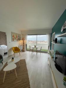 Bright nest - open view - residential area