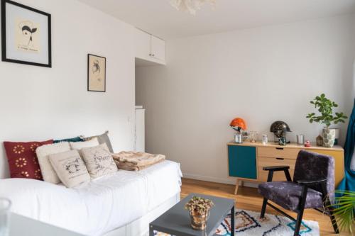 Bright nest with open view near Sacré-Coeur