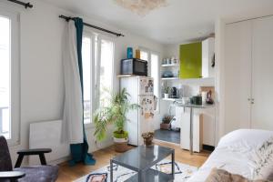Bright nest with open view near Sacré-Coeur