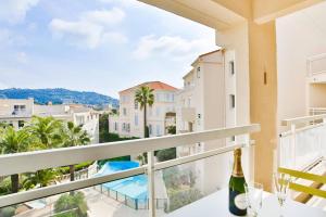 Bright One BDRM Apartment A/C-Swimming Pool/Congress by Olidesi