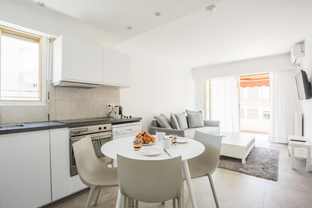 Bright One BDRM Apartment AC-Congress, Beaches by Olidesi 6 Rue Cirodde Le Navarre, 06400 Cannes