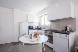 Bright One BDRM Apartment AC-Congress, Beaches by Olidesi