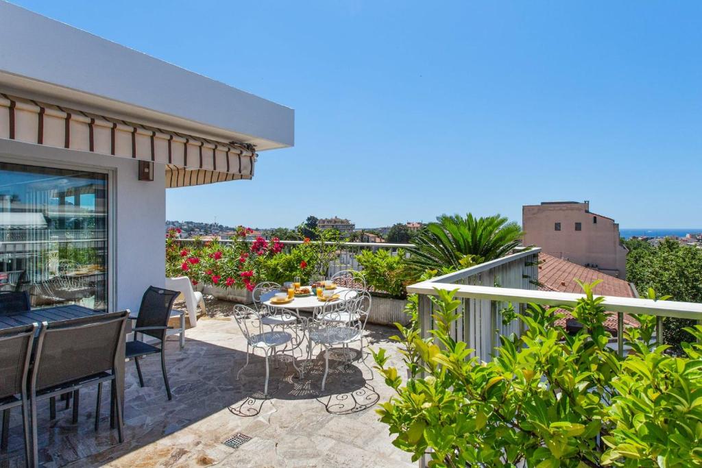 Bright penthouse with large terrace and garage in Cannes - Welkeys 66 Boulevard Carnot Résidence Le Savigny, 06400 Cannes