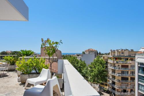 Bright penthouse with large terrace and garage in Cannes - Welkeys